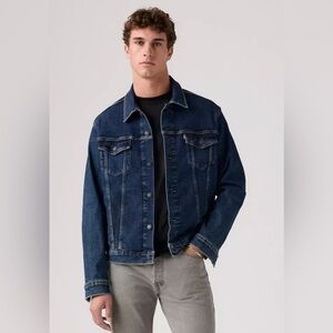 Levi’s Trucker Jacket New Medium Wash Standard Fit Sz XL